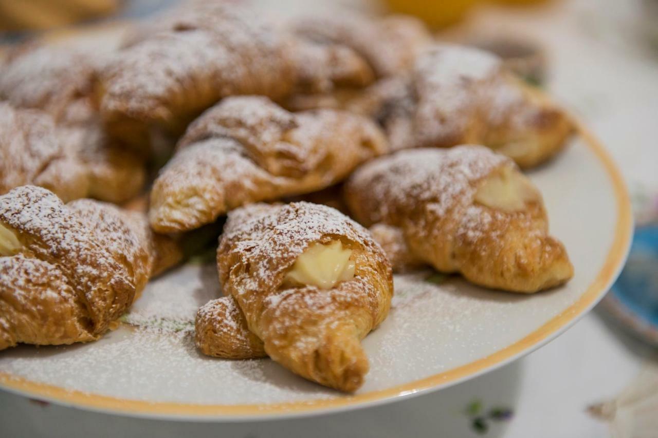 Ad Maiora Bed and Breakfast Salerno Buitenkant foto